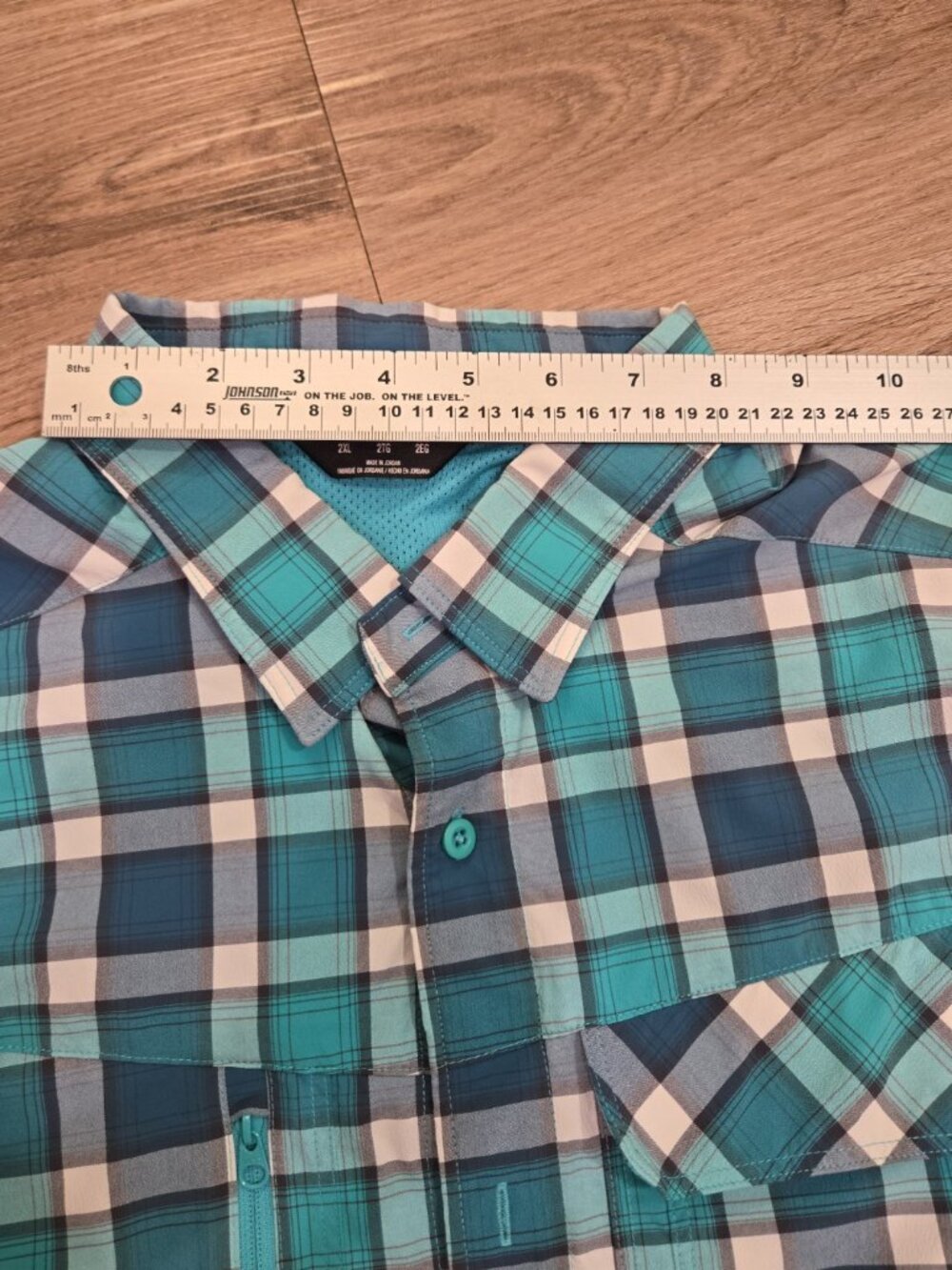 Under Armour Motivate Vented Short Sleeve Men’s Fitted Plaid Button Down - Picture 4 of 12